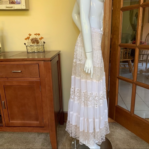 Modelle Designs Tiered Lace Maxi Dress - Picture 2 of 7